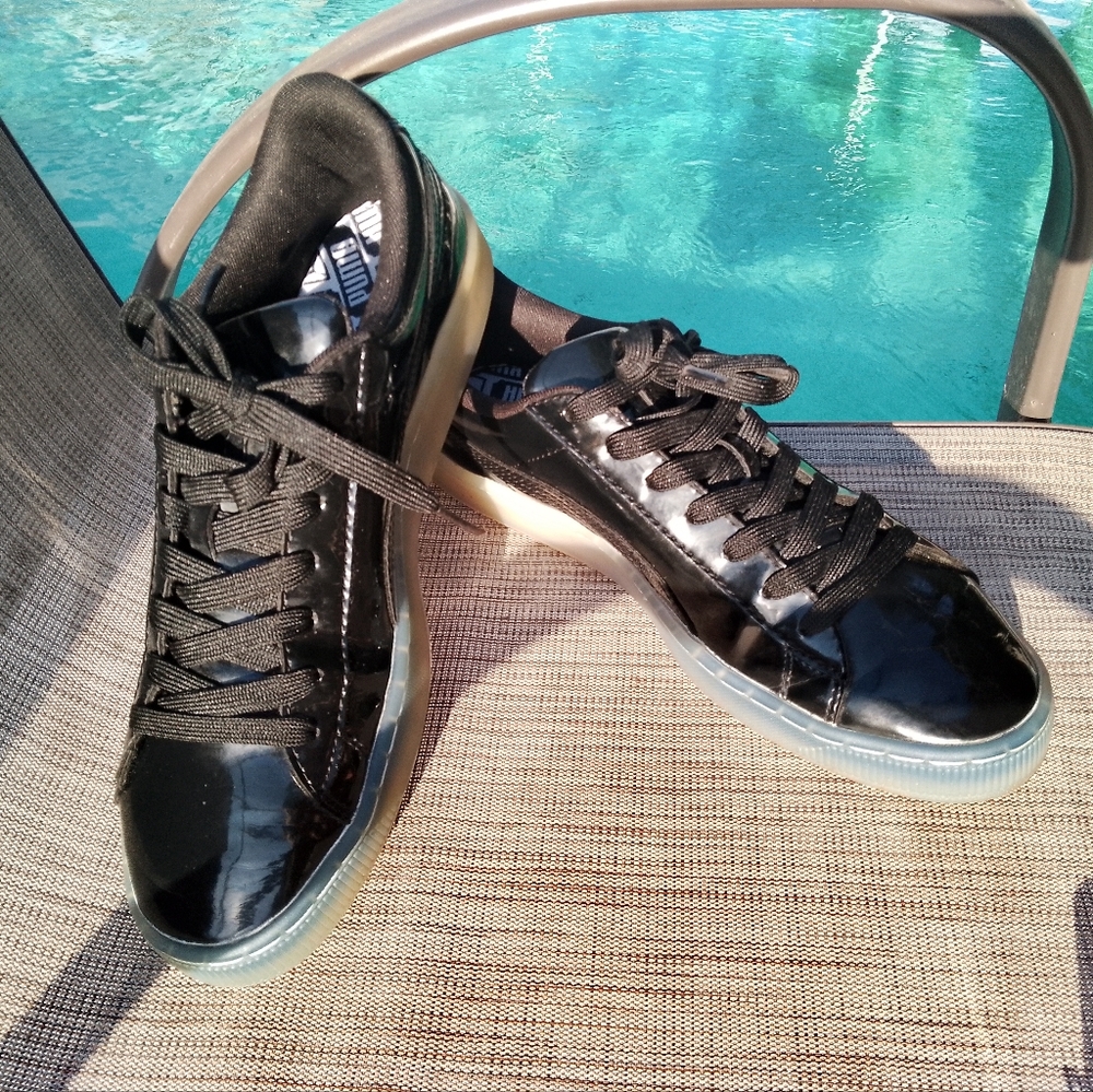 8.5 mens NWOT PUMA shoes